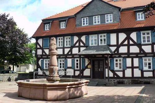 L�wenbrunnen in Gr�nberg
